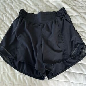 Lululemon Hotty Hot 4inch shorts